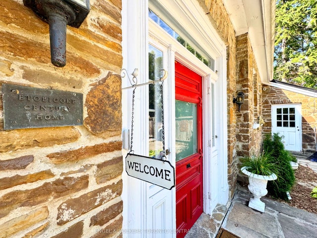 85 Yorkleigh Avenue, Toronto W09