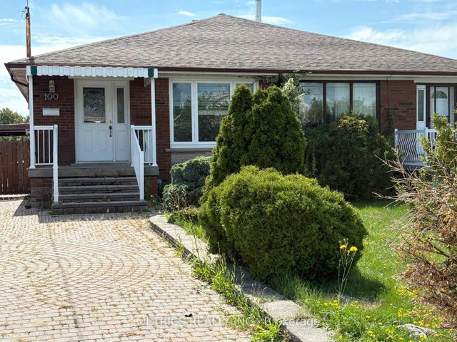 100 Snowood Court, Toronto W05