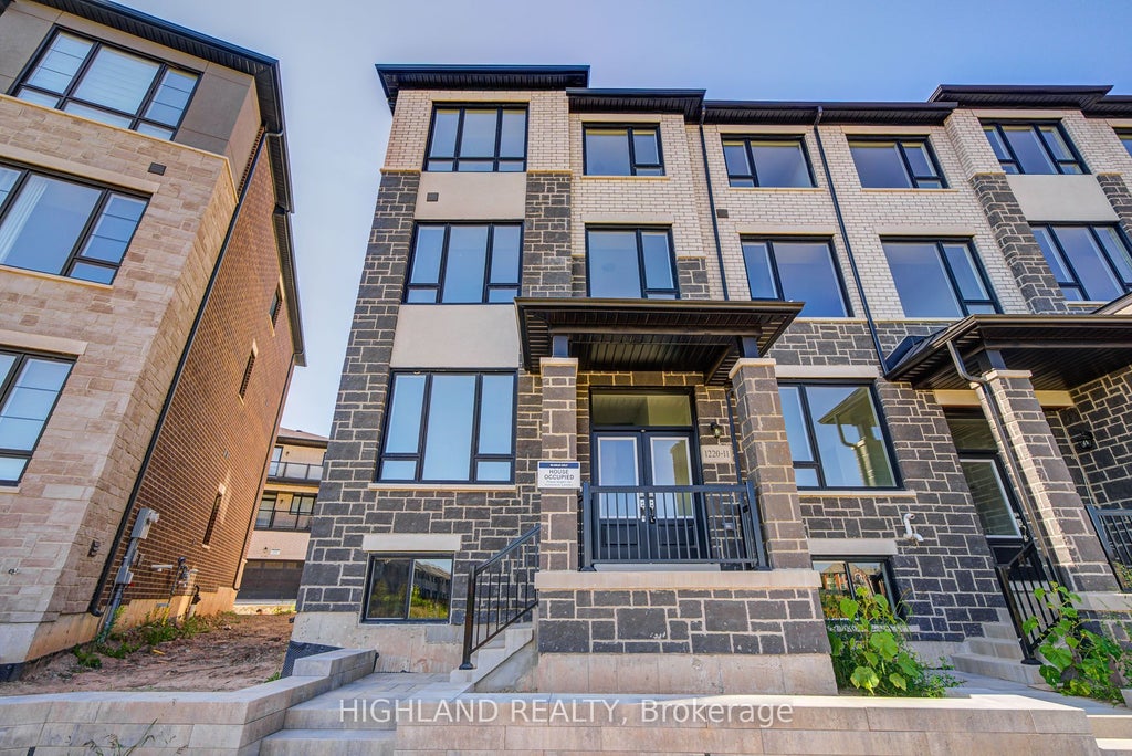 1220 Dartmouth Crescent 11, Oakville