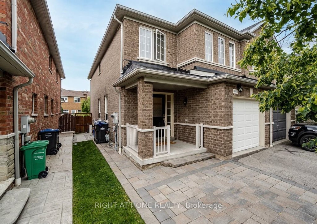 3914 Stardust Drive, Mississauga