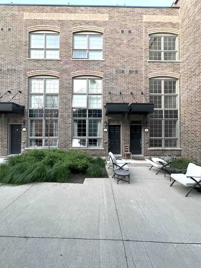 220 Brandon Avenue 55, Toronto W02