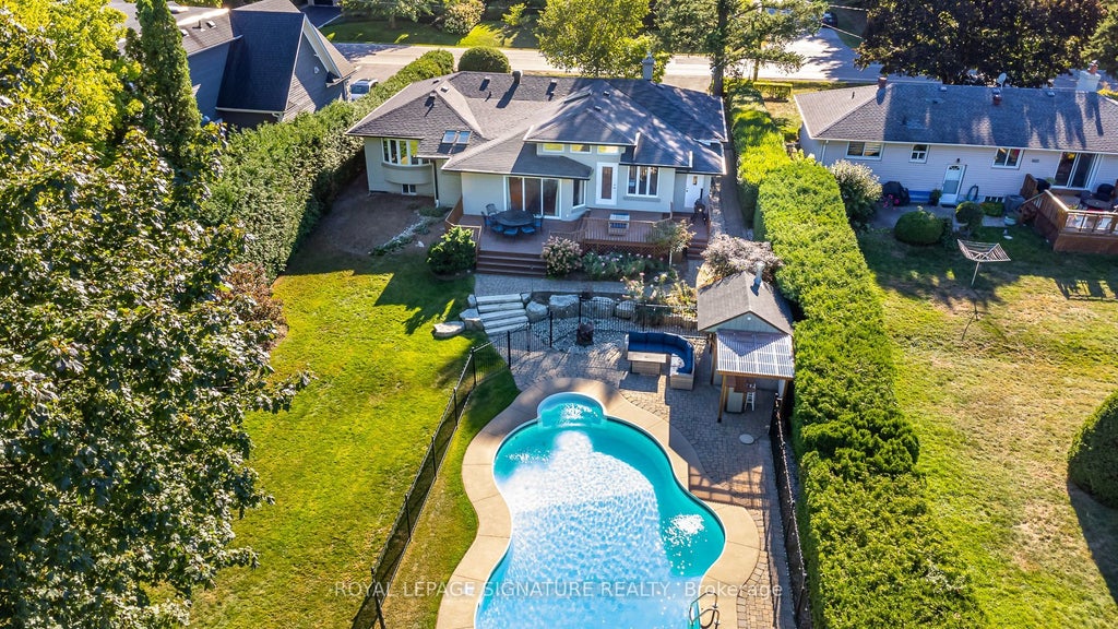 383 Maplehurst Avenue, Oakville