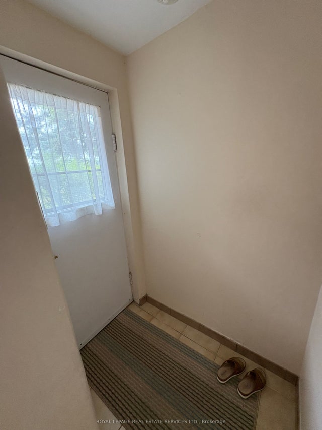 581 Mc Roberts Avenue, Toronto W03