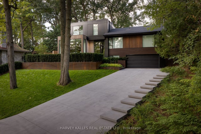 30 Edenbrook Hill, Toronto W08