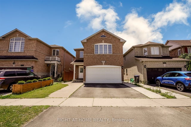 3470 Crimson King Circle, Mississauga
