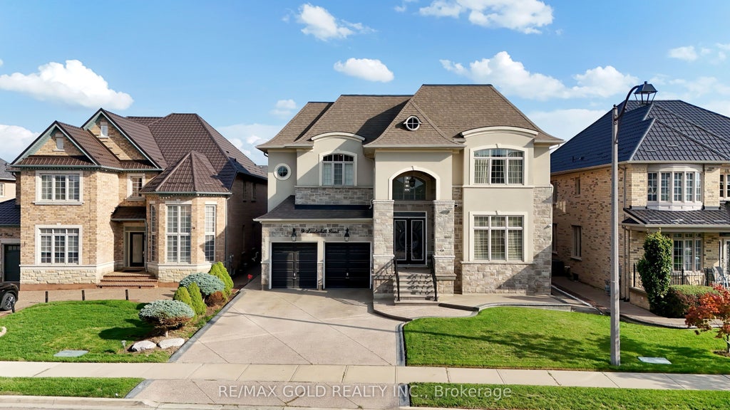 9 Lauderhill Road, Brampton