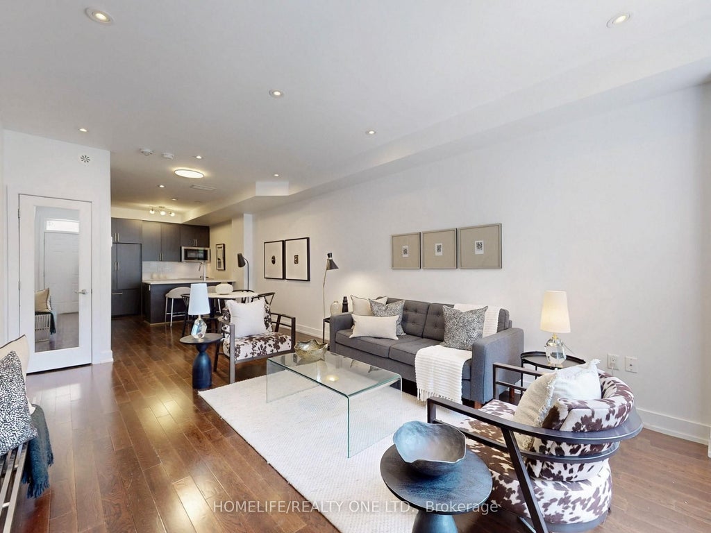 220 Brandon Avenue Th 50, Toronto W02