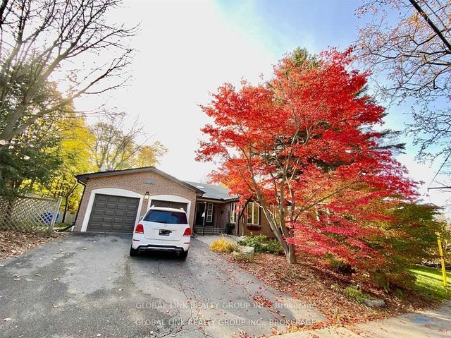 812 Bexhill Road, Mississauga