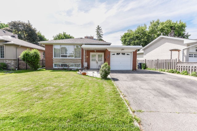 44 Birgitta Crescent, Toronto W08