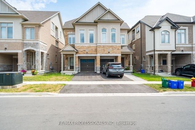 3952 Leonardo Street, Burlington