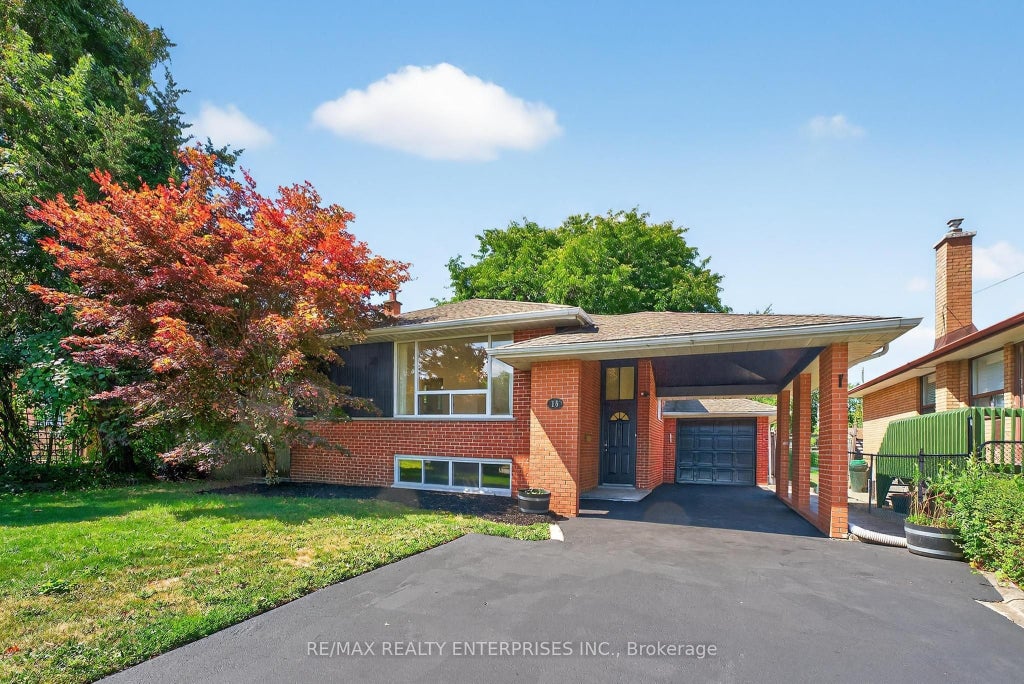 16 Warbeck Place, Toronto W09