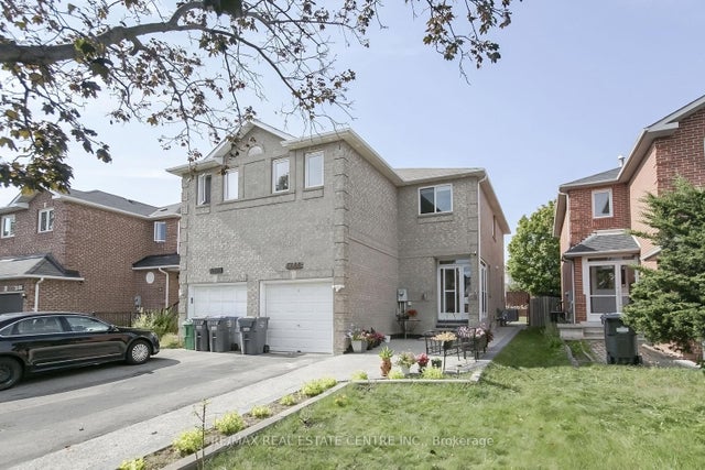 5600 Cortina Crescent, Mississauga