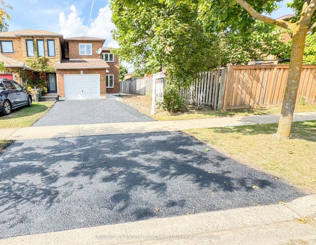 3292 Bobwhite Mews, Mississauga