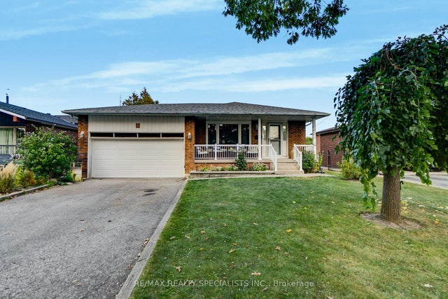 8 Malcolm Crescent, Brampton