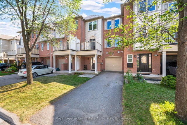 932 Burgess Gardens, Milton