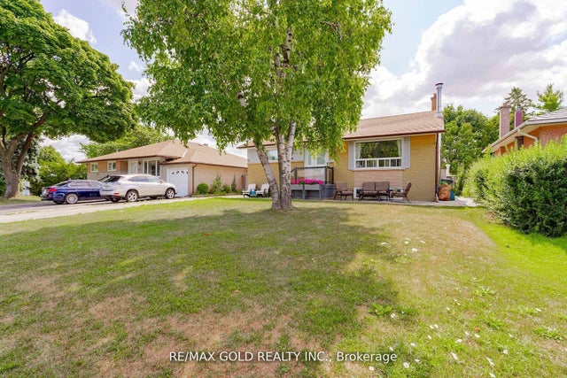 9 Ashwood Crescent, Brampton