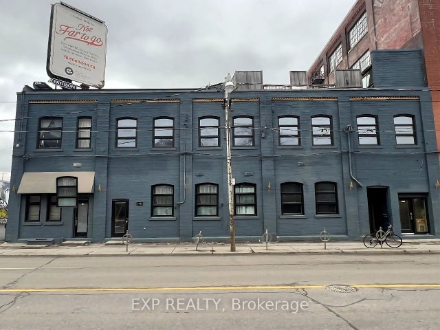 2480 Dundas Street W 103, Toronto W02