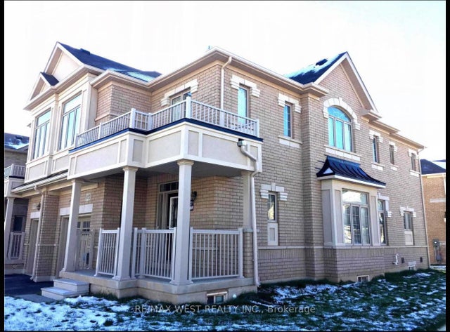 3052 Max Khan Boulevard, Oakville