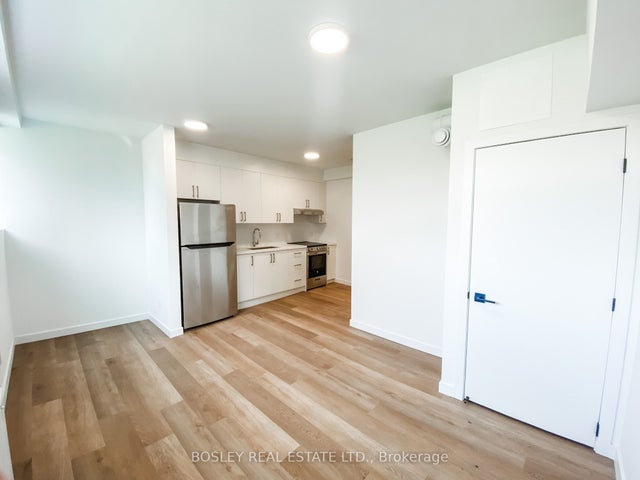11 Calvington Drive 12, Toronto W05