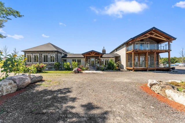 9256 First Line, Milton