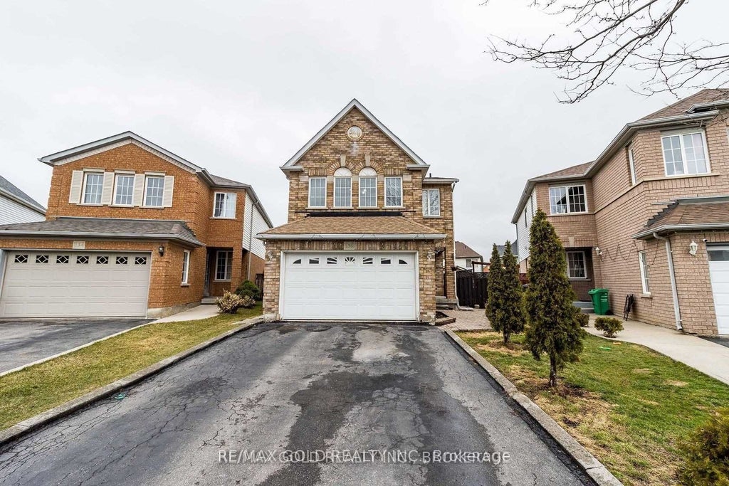 136 Bunchberry Way, Brampton