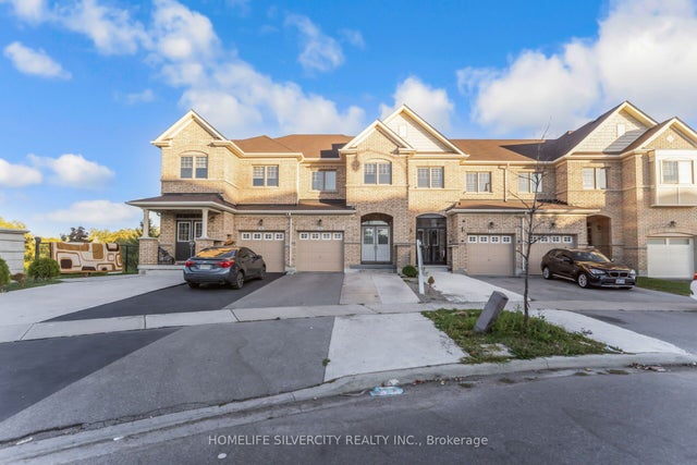 44 Davenfield Circle, Brampton