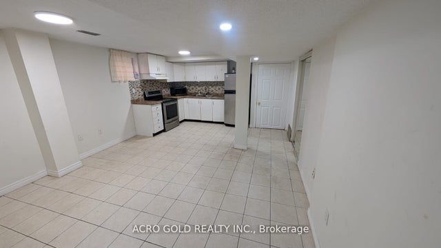 100 Major William Sharpe Drive W 1, Brampton