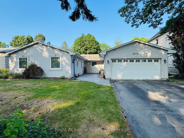 4054 Apple Valley Lane, Burlington