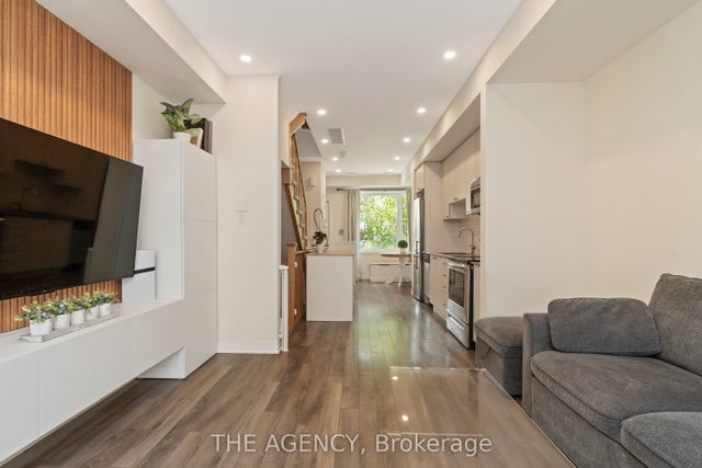 19 Thomas Mulholland Drive, Toronto W05
