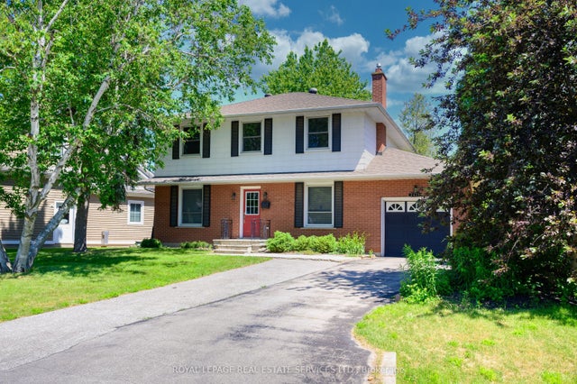 2471 Meadowood Crescent, Oakville