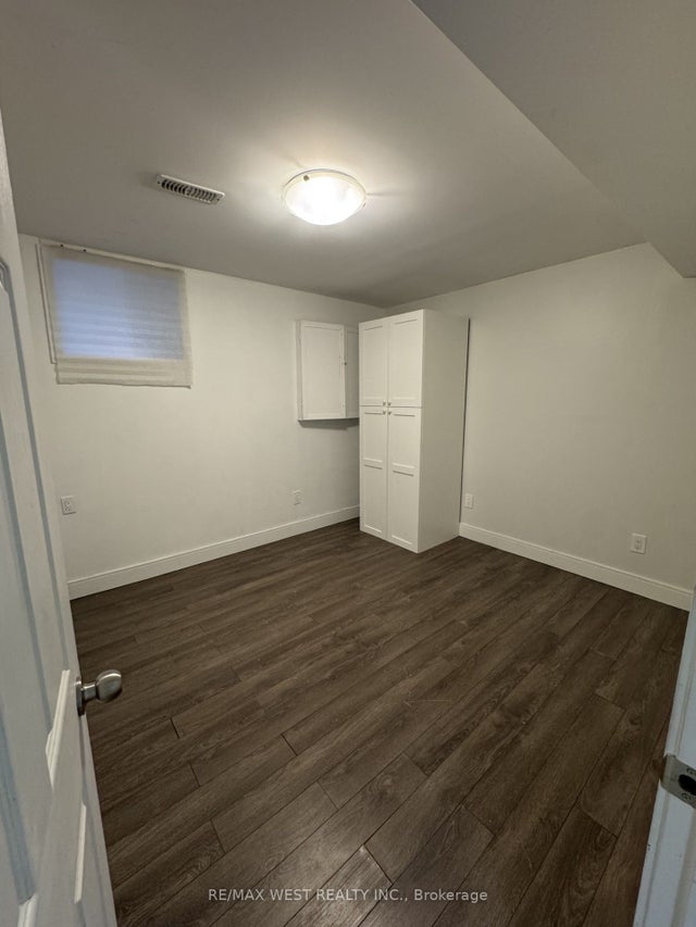 631 Ashprior Avenue, Mississauga