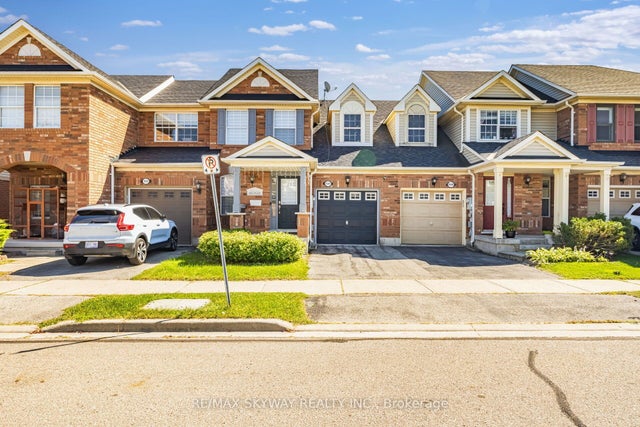1570 Cartwright Crescent, Milton