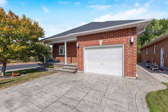 331 Centennial Forest Drive, Milton