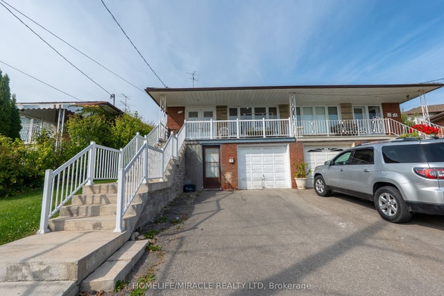 12 Brubeck Road, Toronto W05