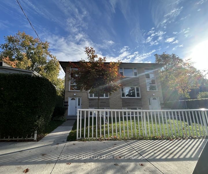 11 Thirty Fifth Street, Toronto W06