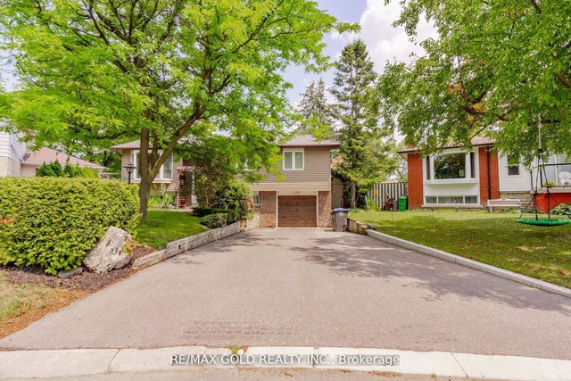 23 Edgebrook Crescent, Brampton