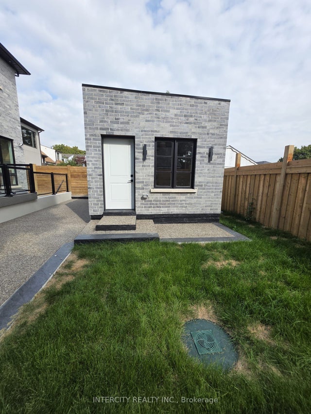 247 Alderbrae Avenue Garden Suite, Toronto W06