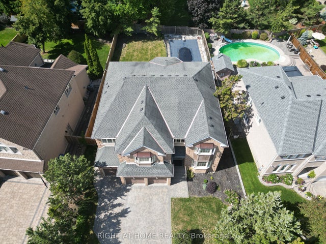 2427 Erin Centre Boulevard, Mississauga