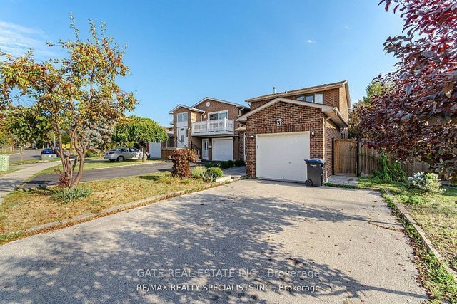 32 Panda Lane, Brampton
