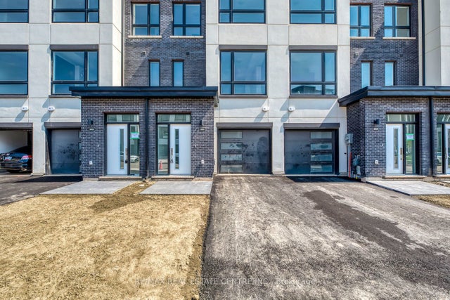3049 Trailside Drive, Oakville