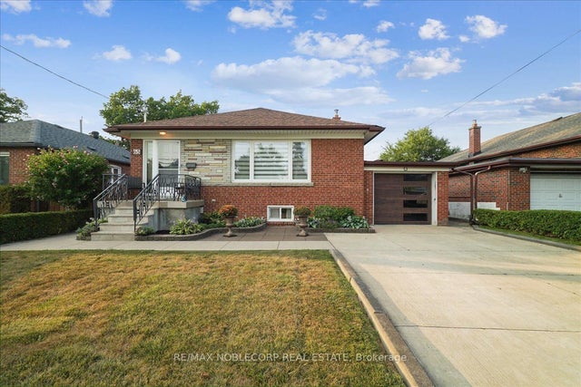 65 Exbury Road, Toronto W05