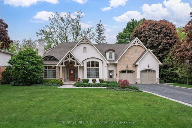 209 Donessle Drive, Oakville