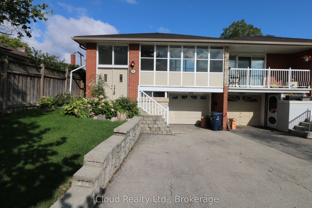 61 Rockbank Crescent, Toronto W05