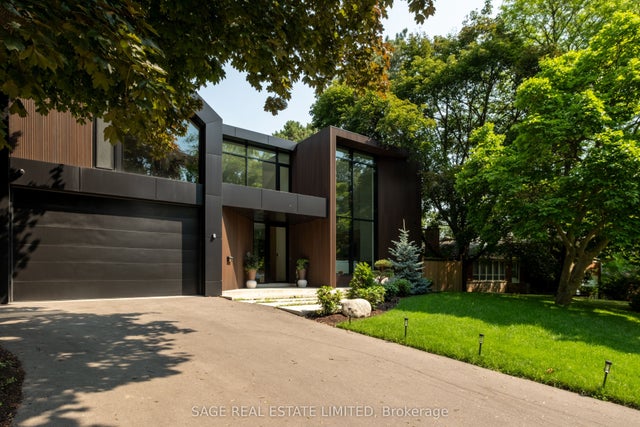 38 Ravensbourne Crescent, Toronto W08