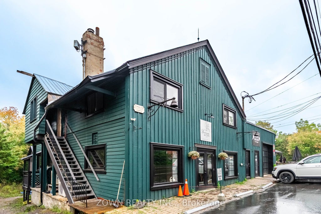 17277 Old Main Street Upper, Caledon