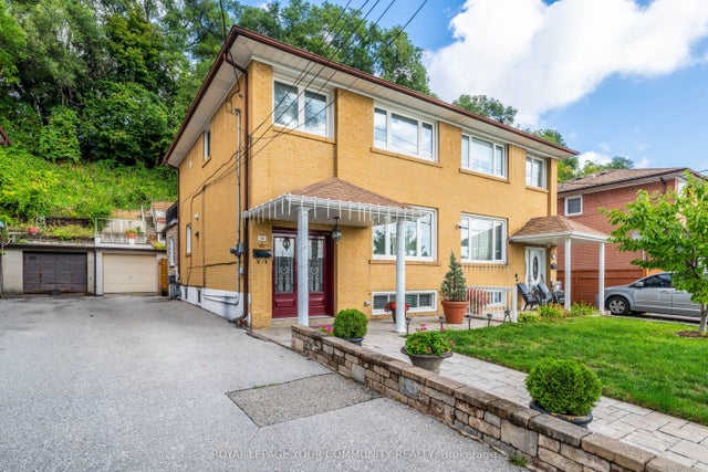 119 Dalrymple Drive, Toronto W03