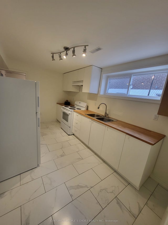 146 Duncanwoods Drive Bsmt, Toronto W05