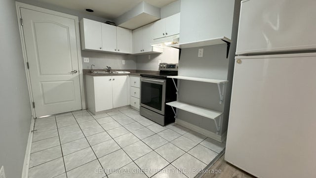 8 Natalie Court Lower, Brampton