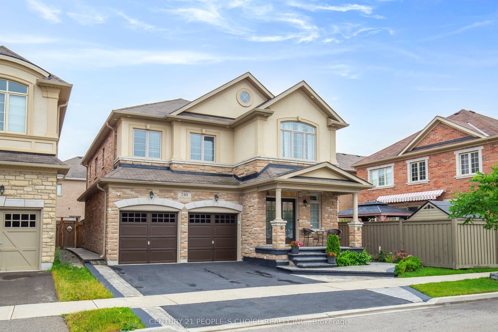 240 Etheridge Avenue, Milton