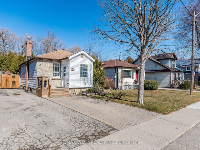 76 Laburnham Avenue, Toronto W06